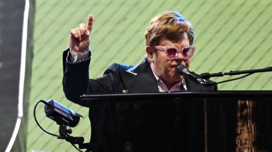 Elton John en fauteuil roulant : sa grosse mise au point sur sa santé