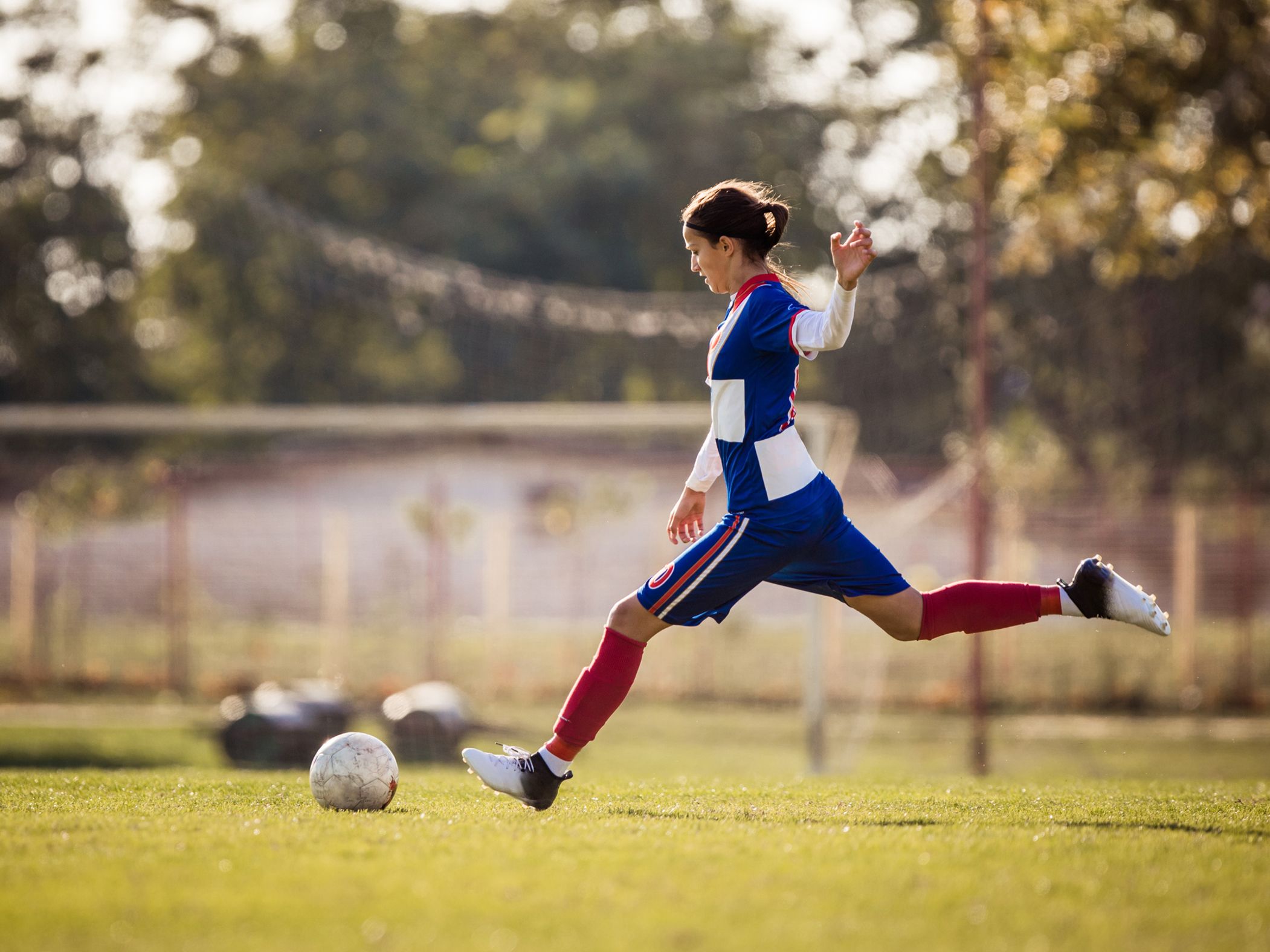 Seins nus dans un stade de foot, des supportrices forcées de se rhabiller