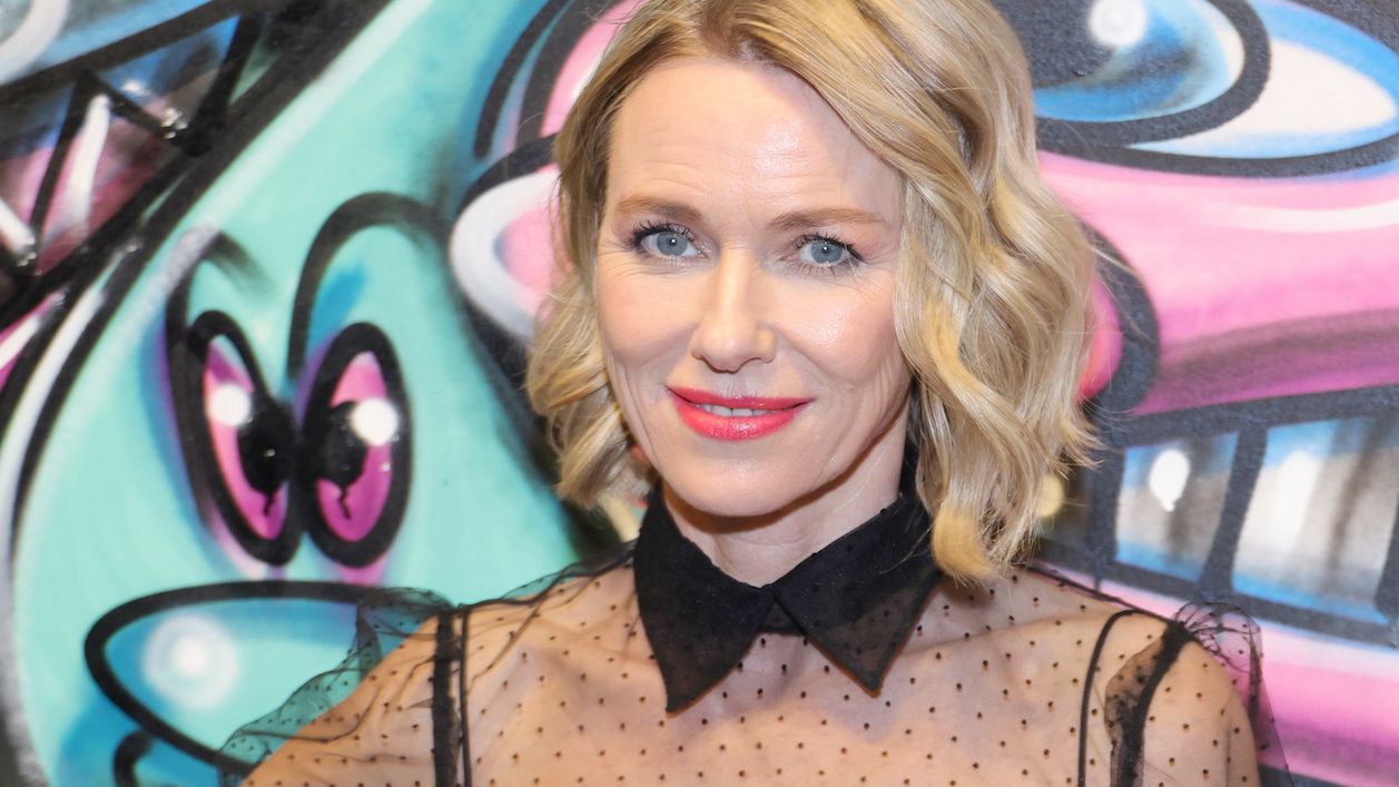 Naomi Watts Et Son Nouveau Compagnon Ménopause sans tabou : Naomi Watts livre un discours libérateur