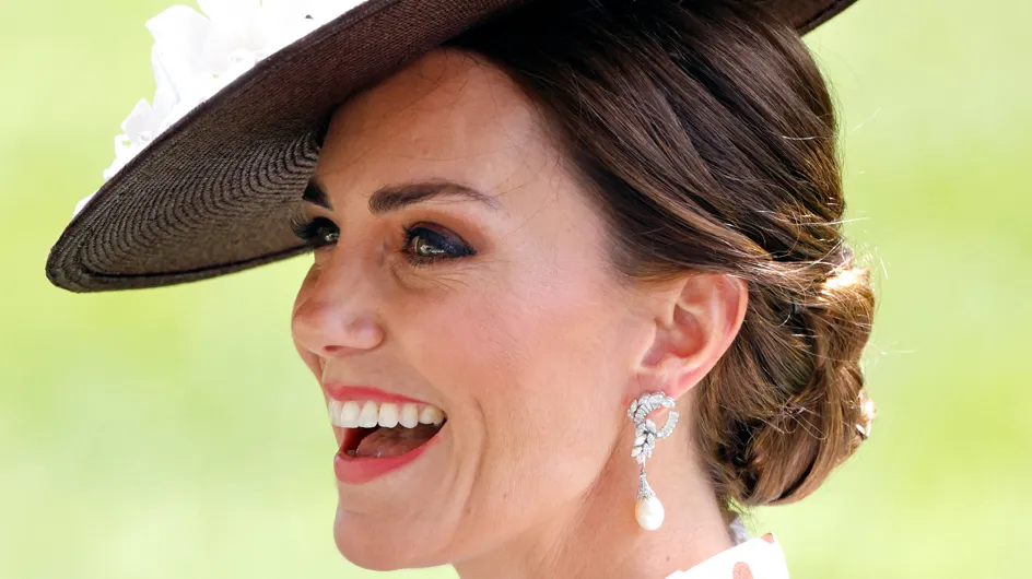 Kate Middleton rend hommage à Diana dans une tenue sublime