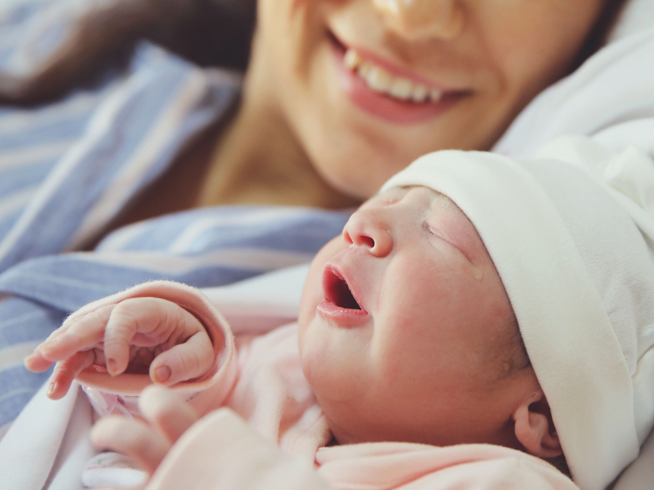 Post accouchement : pour 3 mères sur 4, limiter les visites à la maternité  est une bonne idée - Elle
