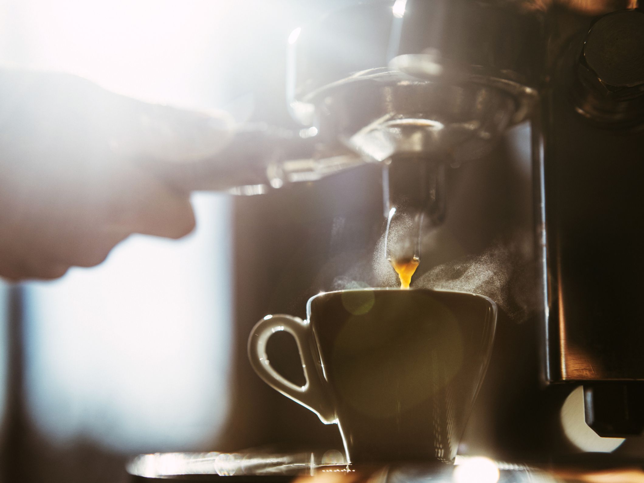 Soldes d'été : Cette machine à café avec broyeur voit son prix