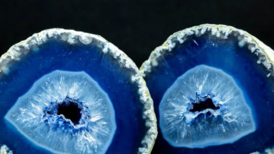 Agata blu: proprietà e benefici della pietra del quinto chakra