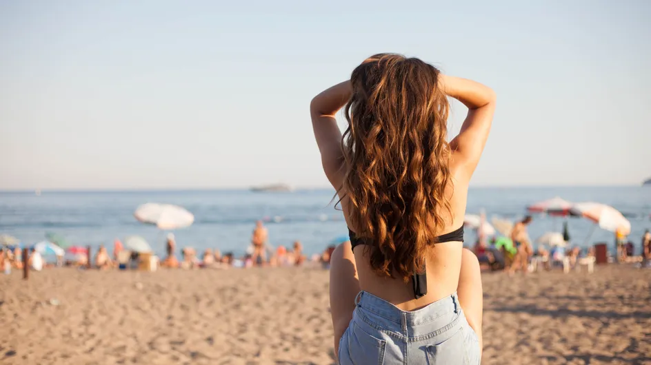 Cura dei capelli in vacanza: i prodotti must-have da portare in viaggio