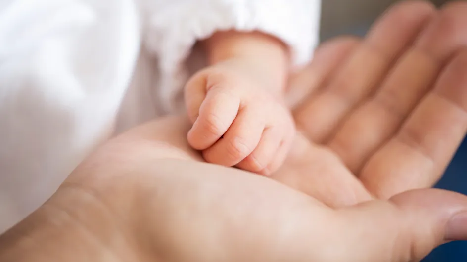 Le mani fredde nel neonato: è normale o dobbiamo preoccuparci?