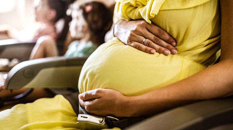 Avion, train, métro : que se passe-t-il si bébé naît pendant un voyage ?