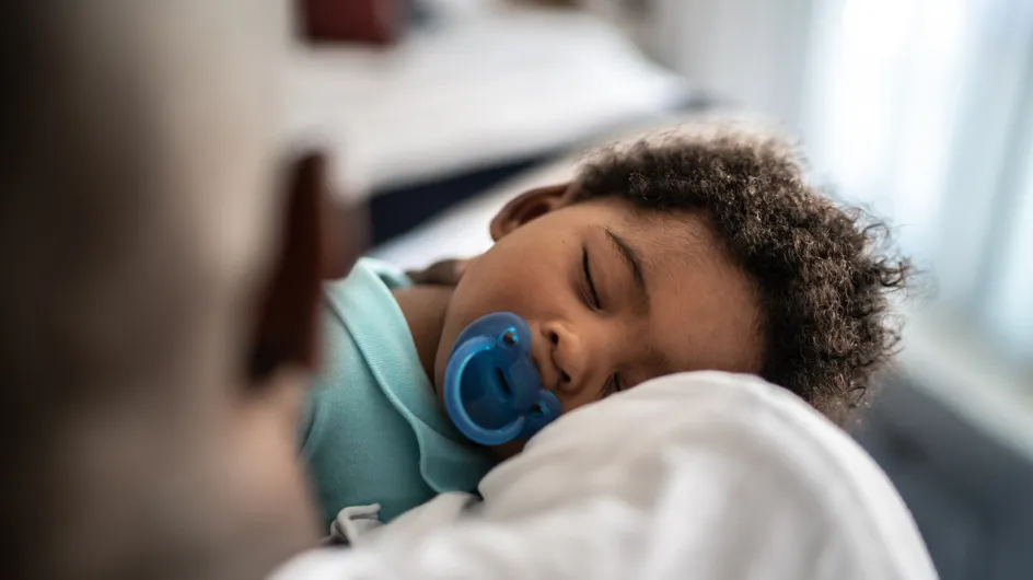 Bruits blancs : la méthode miracle pour réussir à endormir bébé ?