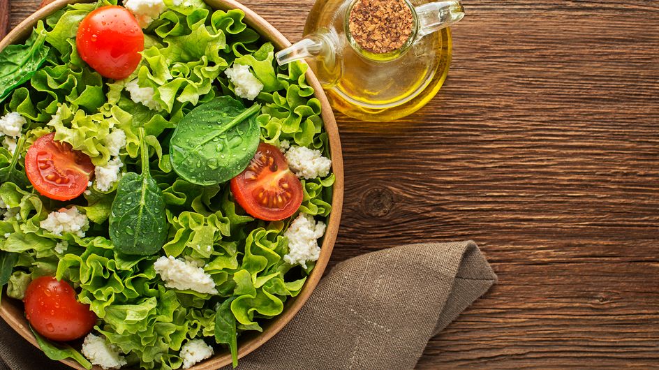 Salade : pourquoi il ne faut jamais verser la vinaigrette directement dans le saladier