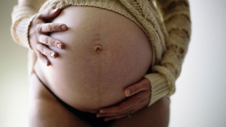 Critiquée pour la taille de son ventre de grossesse, cette maman répond cash