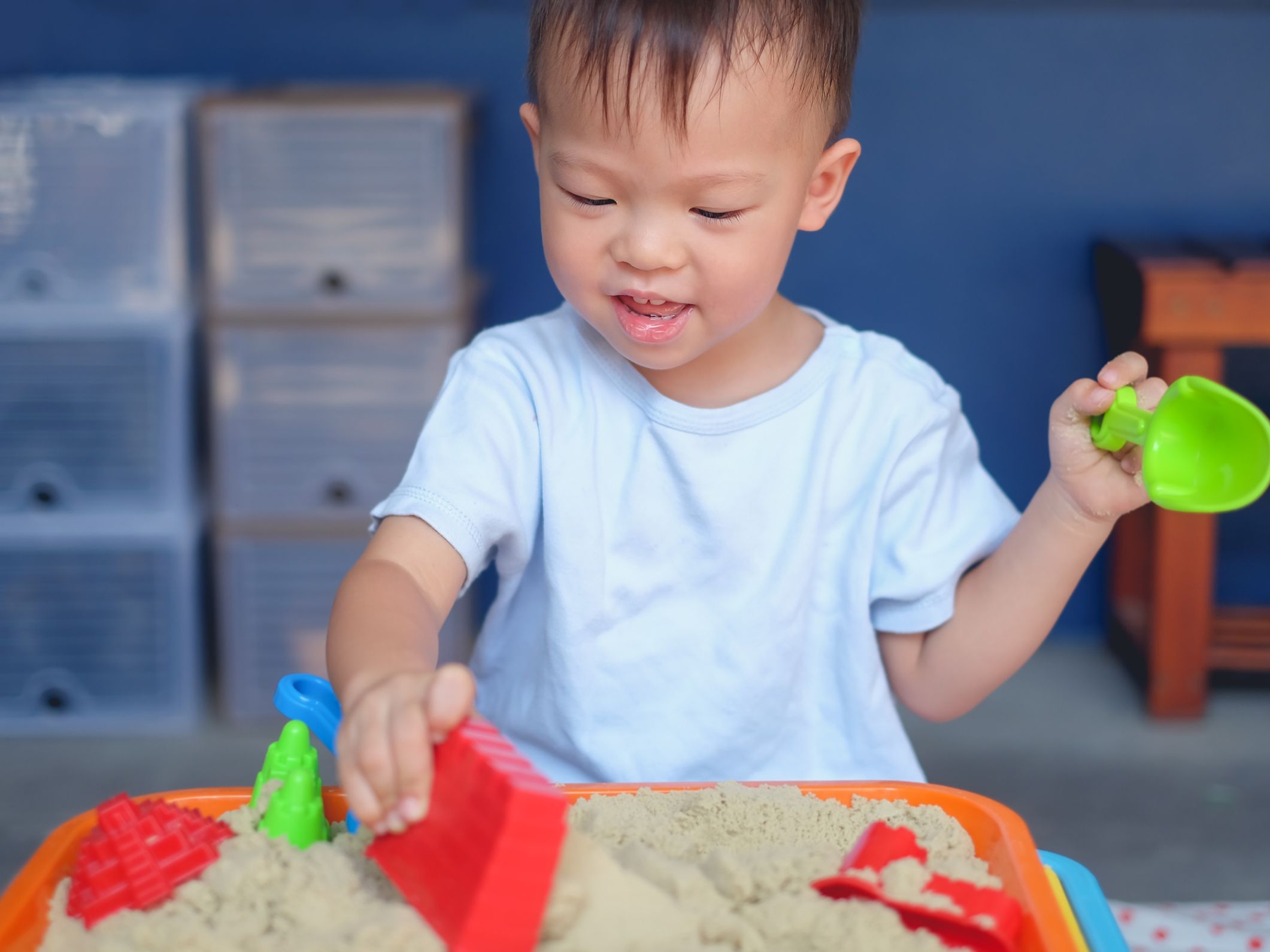 Activités Montessori : 5 bacs sensoriels pour les enfants faciles à réaliser