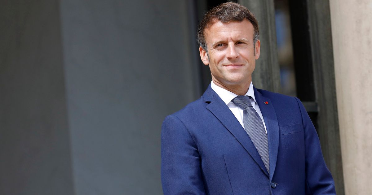 Emmanuel Macron : deux de ses ministres sont aussi auteurs de livres érotiques à succès