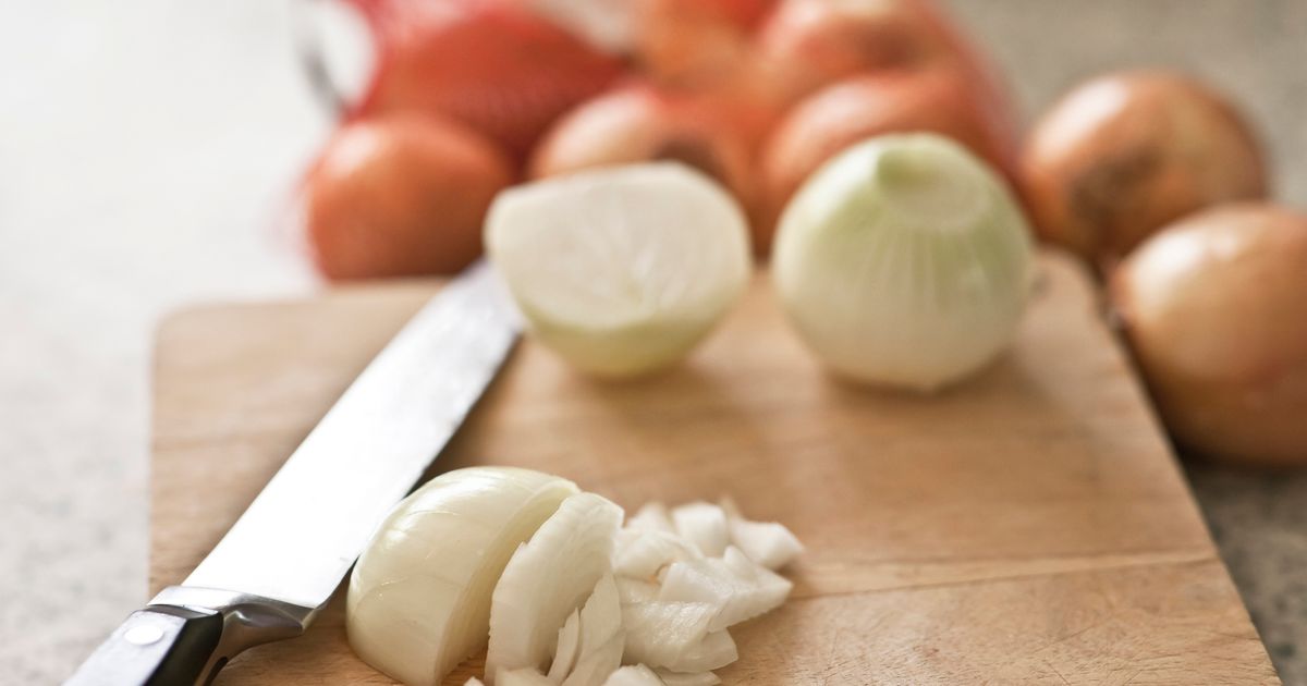 Astuce culinaire comment bien conserver un oignon coupé