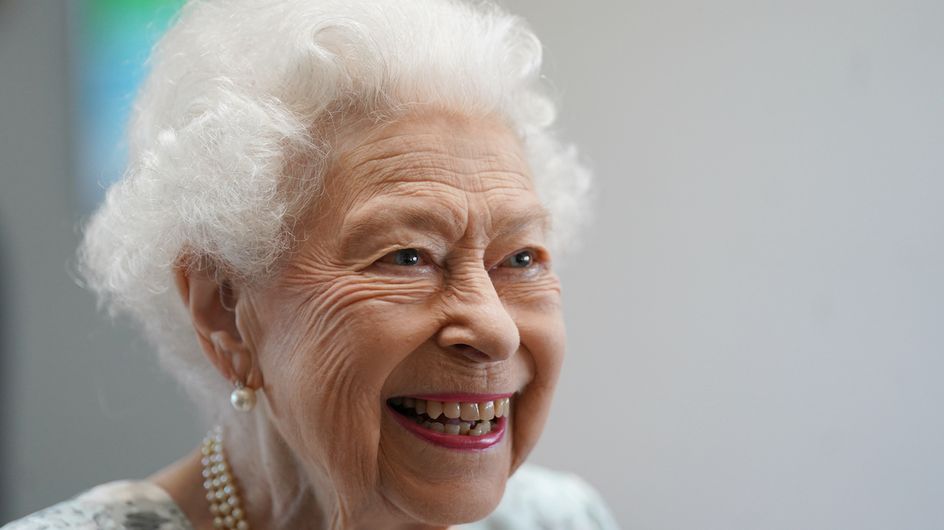 La reine Elizabeth II est-elle déjà décédée ? "C'est possible" selon Stéphane Bern