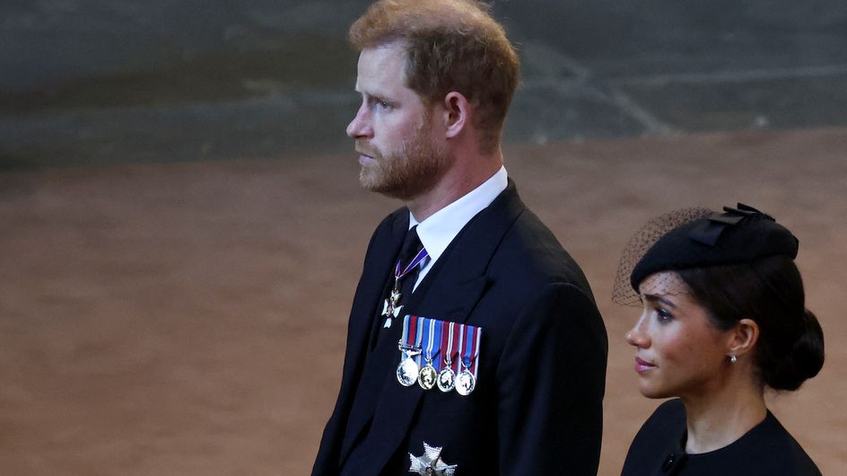 Meghan et Harry fidèles à leur réputation : ce geste devant le cercueil d'Elizabeth II fait beaucoup réagir