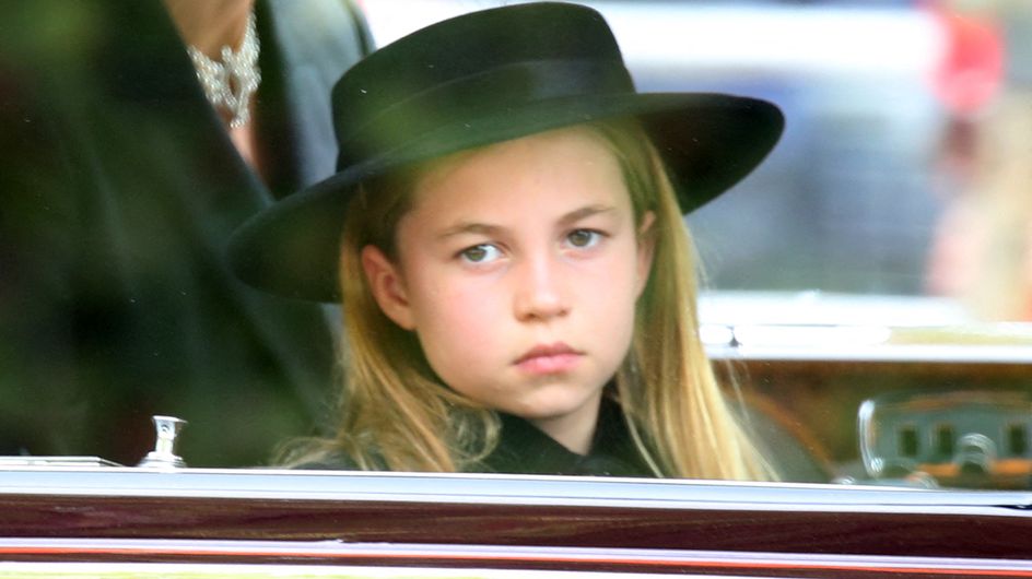 Charlotte en pleurs lors des funérailles d'Elizabeth II ? La vérité pourrait être tout autre...