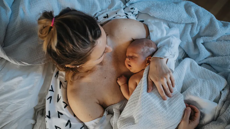 Bébé né "coiffé": tout savoir sur cette étonnante naissance