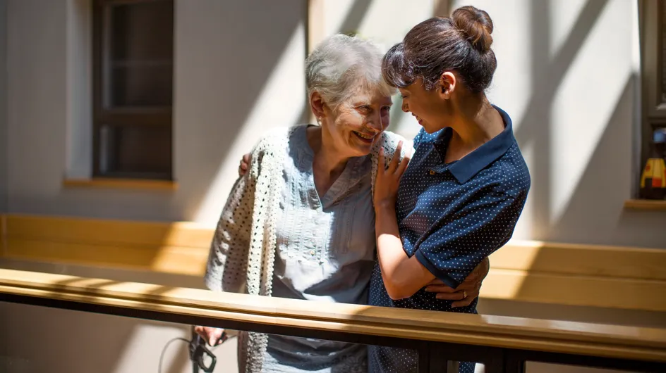 Tutte le novità della riforma sull’assistenza per gli anziani non autosufficienti