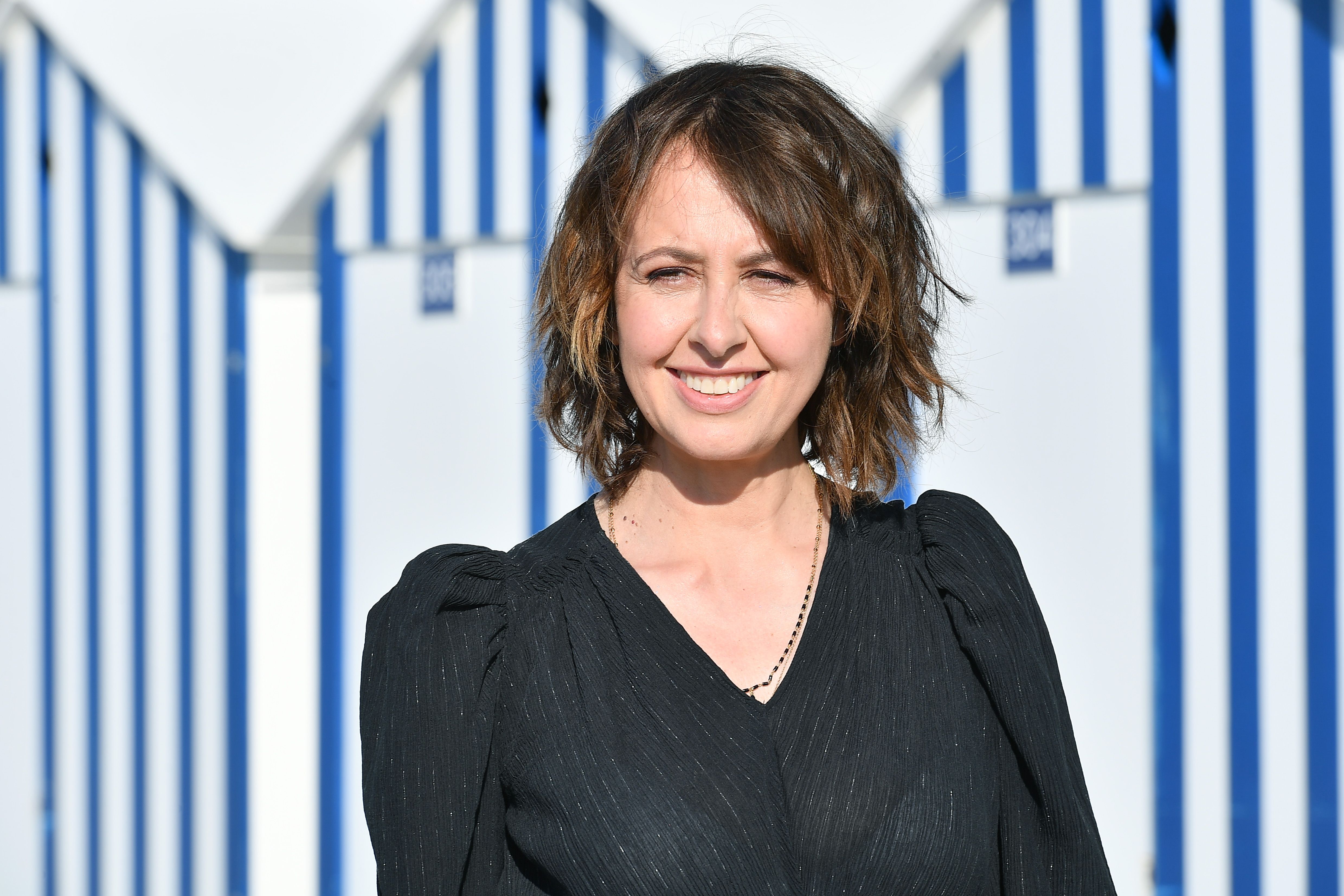 Qui Est Le Nouveau Compagnon De Valerie Bonneton Valérie Bonneton en couple : elle a retrouvé Édouard, son "amour de  jeunesse"