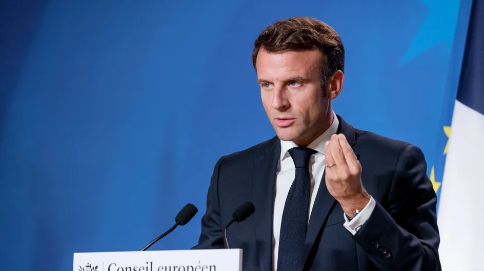 Le gros coup de mou d'Emmanuel Macron : "Il gamberge"