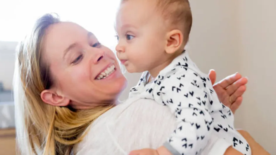 Ruttino del neonato dopo la poppata: come ottenere la posizione corretta in 3 facili step