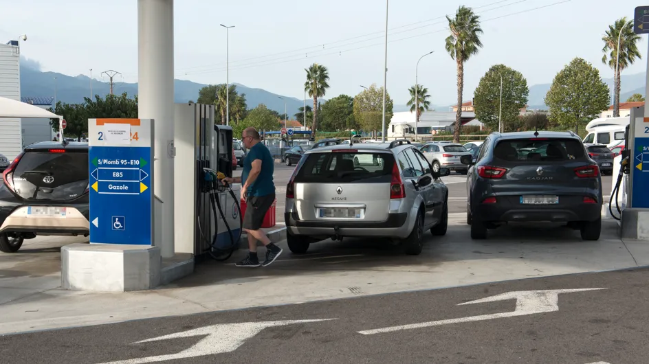 Inflation et prix de l'essence : bientôt une nouvelle ristourne à la pompe ?