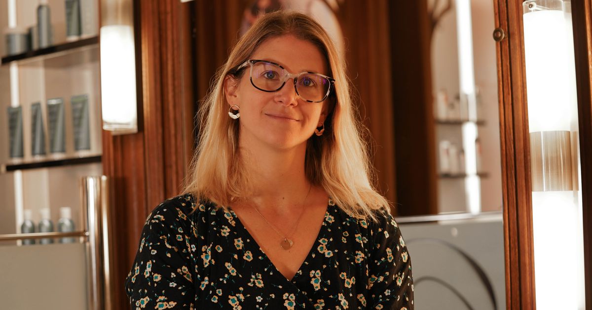 Avant/après coupe de cheveux : Loïse passe du long au court et change