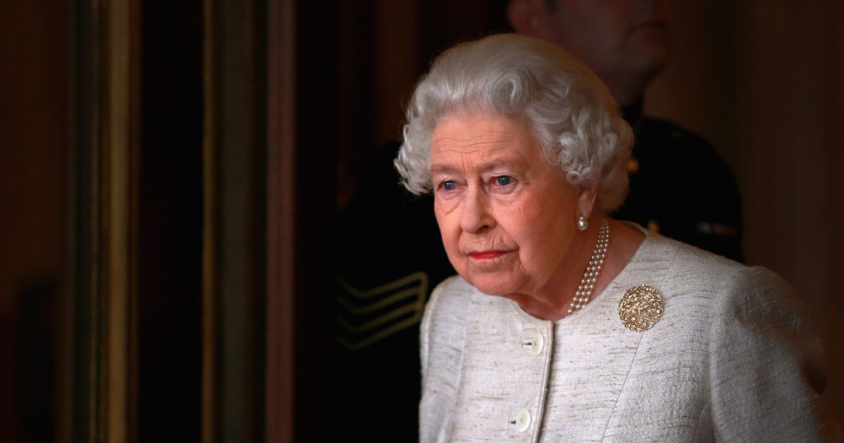 Elizabeth II atteinte d’un cancer avant sa mort ? Ces révélations bouleversantes dans une nouvelle biographie