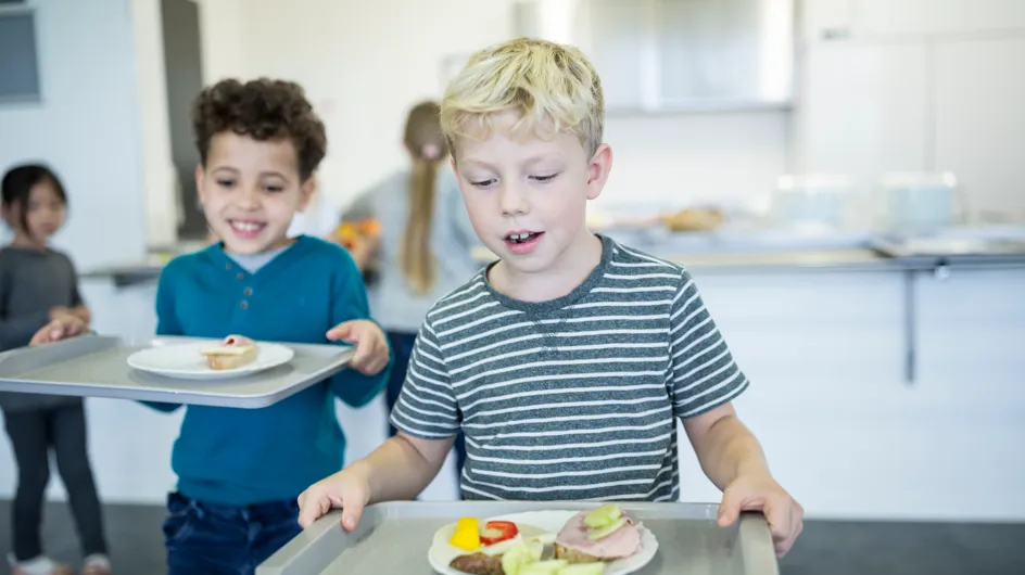 Cantines scolaires : des vers de farine retrouvés dans les repas servis aux enfants