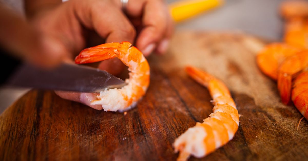 2 super astuces pour décortiquer les crevettes facilement et en un temps record