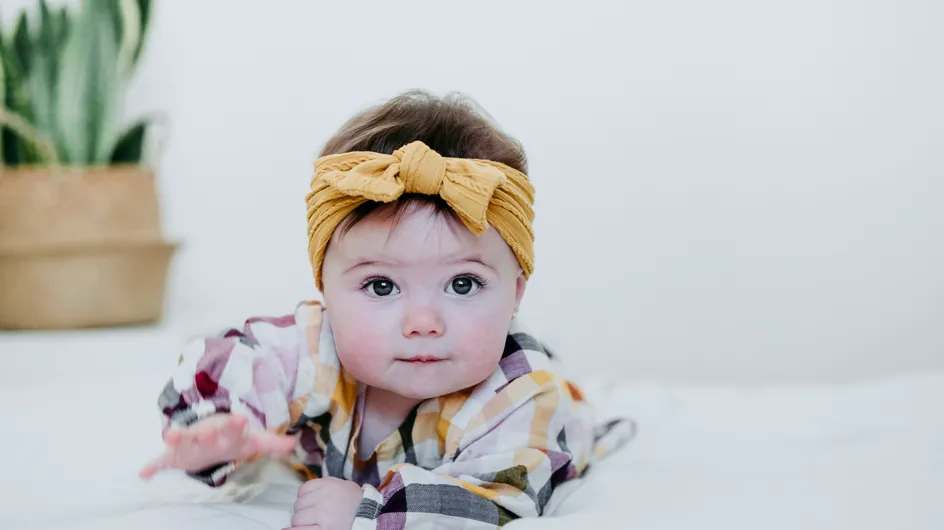 Mettre un bandeau sur la tête de son bébé peut s'avérer très dangereux, voilà pourquoi
