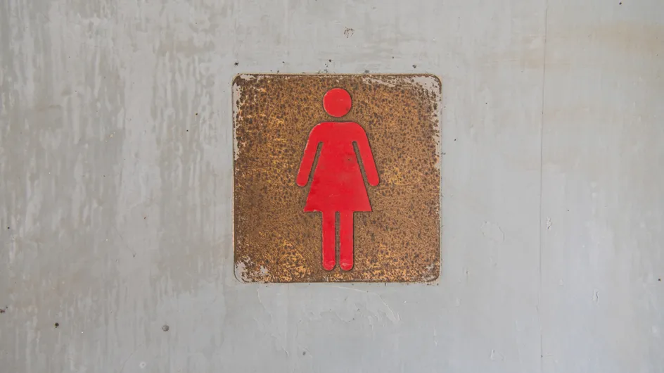 Mettiti in fila (e prega): la spiegazione scientifica al perché delle code alla toilette delle donne