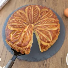 10 idées ultra-simples pour décorer sa galette des rois et obtenir un effet "wow" !