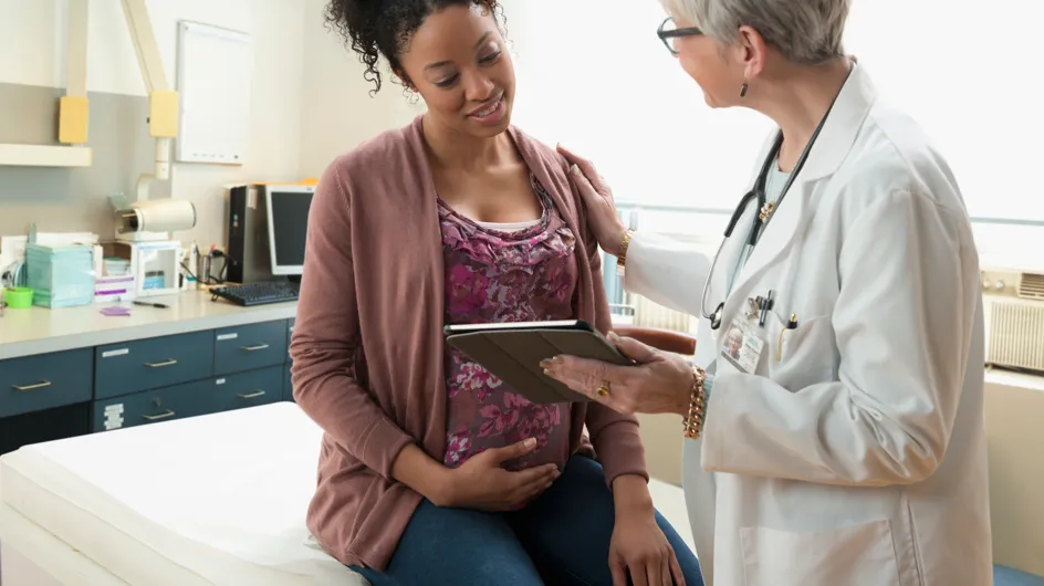 Amniocentesi: cos'è, come e quando si fa, i rischi e il costo