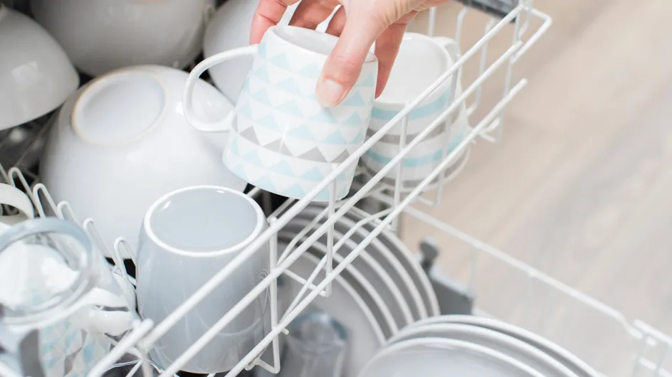 Geschirr aus der Spülmaschine schmeckt bitter? Das ist der Grund