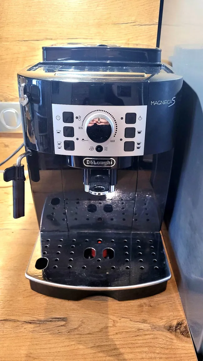 Que vaut la célèbre machine à café Magnifica S de De'Longhi ? On l'a testée  et on vous dit tout