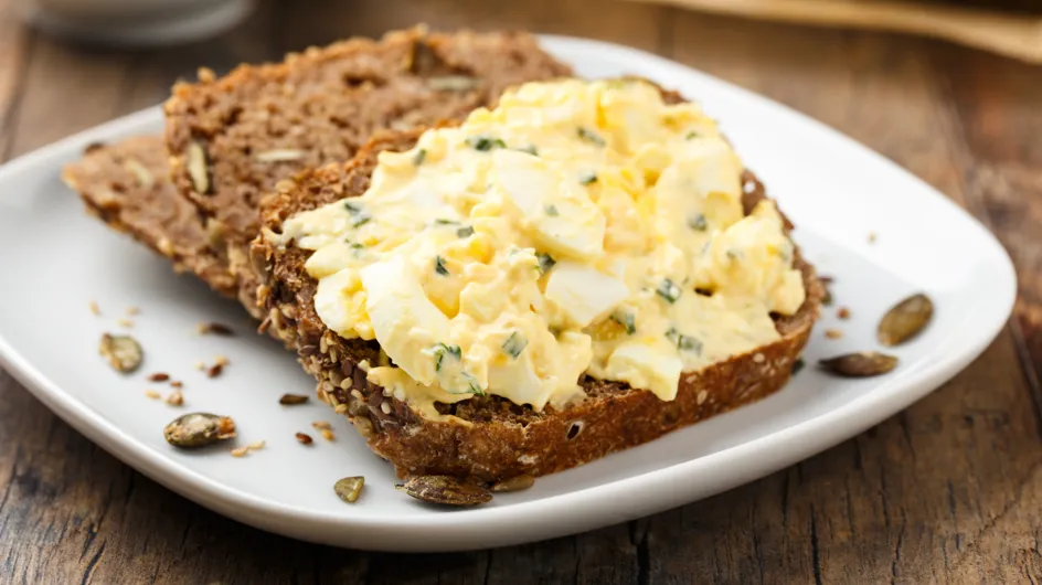 Eieraufstrich mit Schnittlauch: Rezept für eine cremig-deftige Brotbeilage