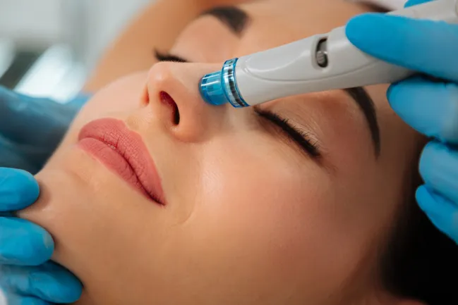 Soin du visage Hydrafacial et Luminothérapie  – Loisirs et  bien-être pour tous