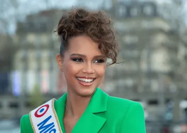 Indira Ampiot, Miss France 2023 à seulement 18 ans - France Bleu