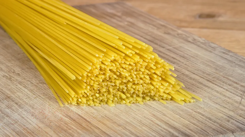 L’astuce simple et rapide pour ouvrir un paquet de spaghetti