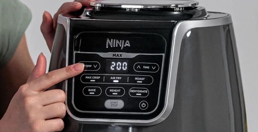 Cette friteuse sans huile Ninja avec plus de 1.200 avis et noté 4,6 sur 5  est en vente flash chez  : Femme Actuelle Le MAG