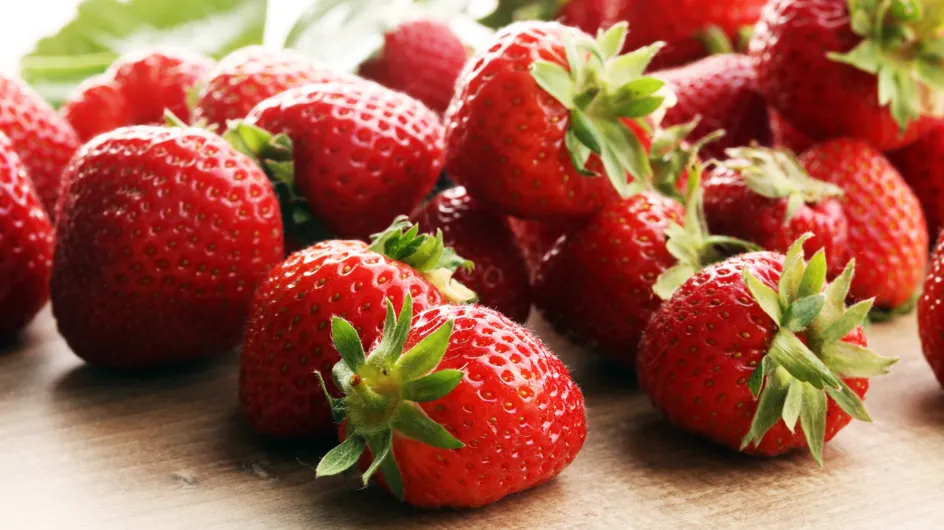 Vous ne devinerez jamais tout ce que vous pouvez faire avec de simples queues de fraises !