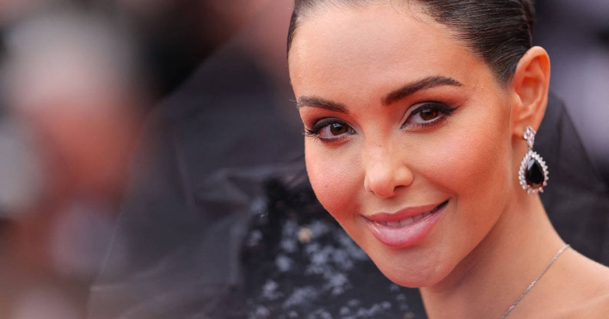 Cannes 2023 Nabilla Enflamme Le Tapis Rouge Avec Un D collet XXL Cannes 2023 Nabilla Enflamme Le Tapis Rouge Avec Un D collet XXL