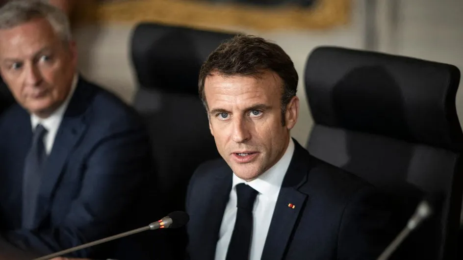 "Il lui a mis un scud" : Elisabeth Borne sèchement recadrée par Emmanuel Macron devant ses ministres