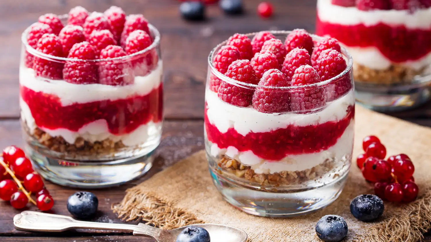 Nos 8 desserts aux fruits rouges rapides et simples pour les soirs de ...