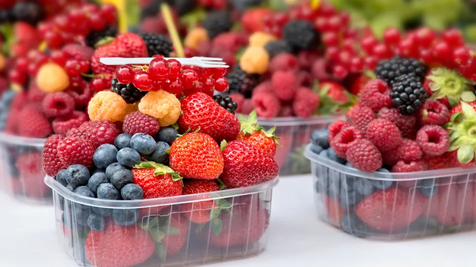 Pourquoi vous ne devriez plus acheter les fruits déjà coupés et emballés du supermarché ?