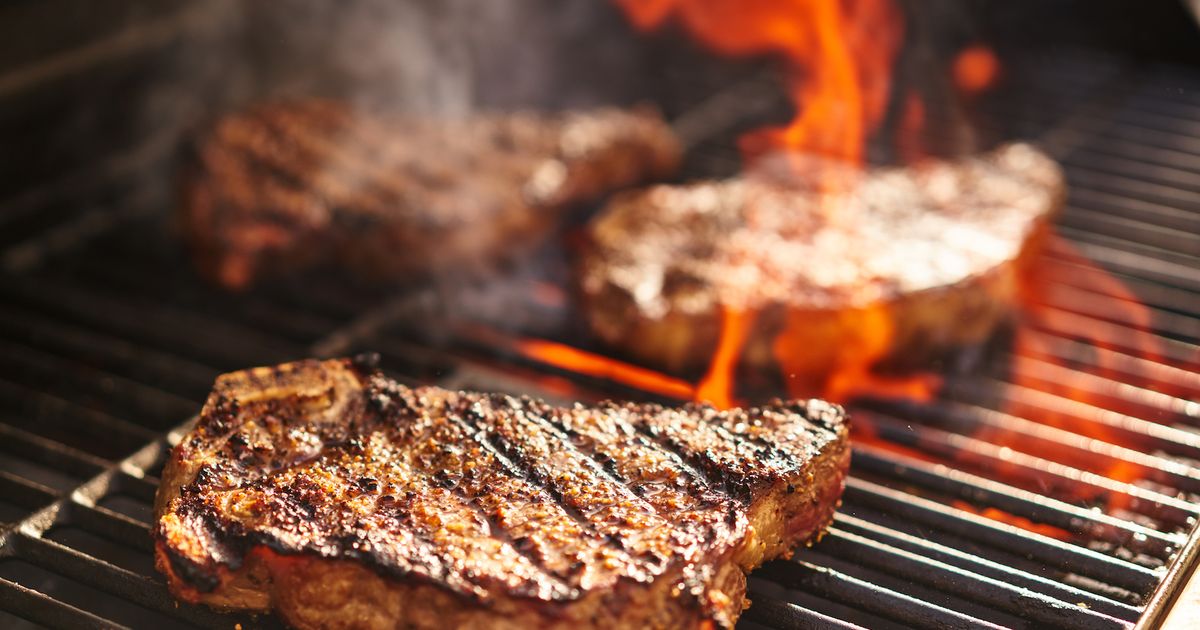Peuton cuire de la viande congelée directement au barbecue