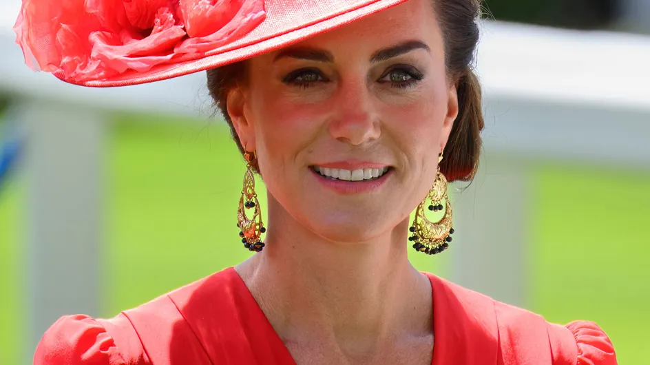 Kate Middleton : Encontramos el vestido rojo de en H&M y ¡solo cuesta 59€!