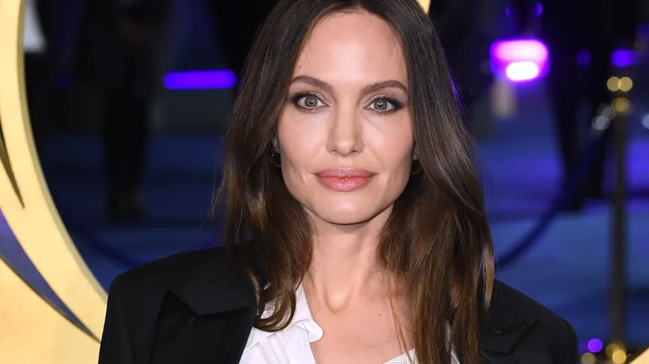 Angelina Jolie naturelle, elle affiche ses racines apparentes