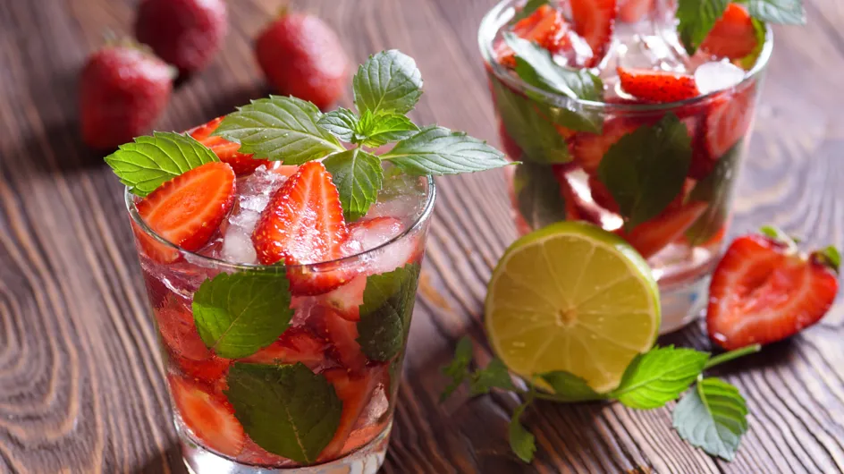 Découvrez comment préparer un mojito à la fraise facile et sans alcool