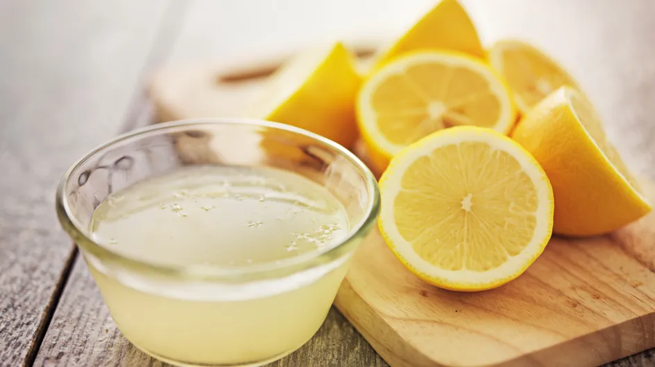 Cet ingrédient du placard va vous permettre de conserver vos citrons entamés 2 fois plus longtemps